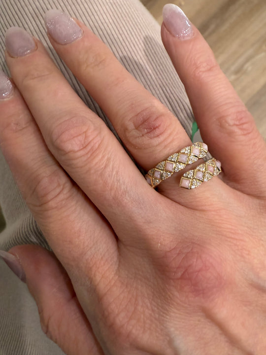 FLEXIBLE PINK WRAP RING
