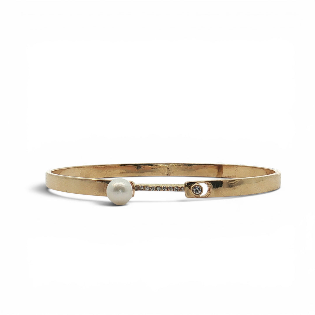 Pearl and diamond latch bangle